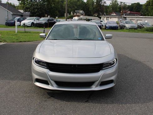 Used 2020 Dodge Charger SXT RWD image 3