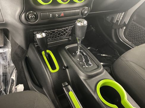 Used 2018 Jeep Wrangler Unlimited Sport S AWD/4WD image 26