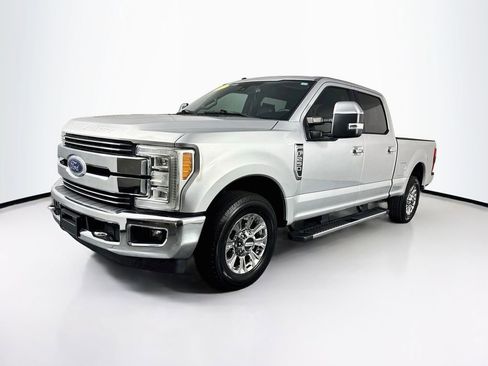 Used 2017 Ford F250 Lariat w/ Lariat Ultimate Package RWD image 3