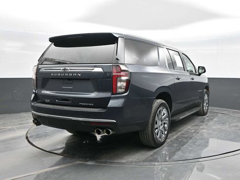 Used 2021 Chevrolet Suburban Premier AWD/4WD image 7
