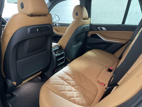 Used 2024 BMW X5 xDrive40i w/ Premium Package image 13