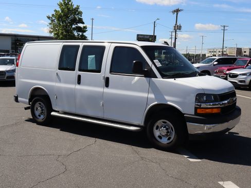 Used 2025 Chevrolet Express 2500 w/ Driver Convenience Package RWD image 2