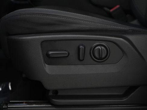 Used 2019 Chevrolet Silverado 1500 RST image 23