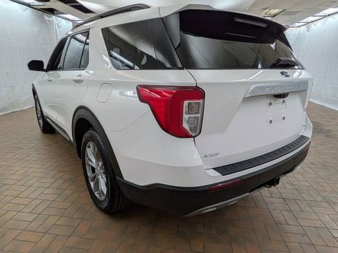 Certified 2022 Ford Explorer XLT w/ Equipment Group 202A AWD/4WD image 5