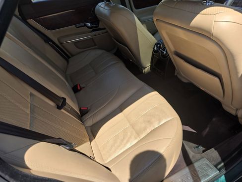 Used 2013 Jaguar XJ image 12