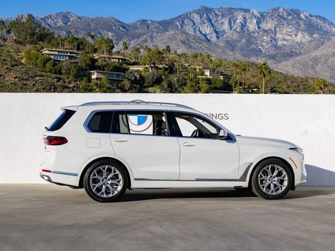 Certified 2023 BMW X7 xDrive40i w/ Climate Comfort Package AWD/4WD image 5