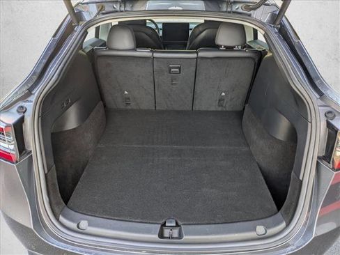 Used 2022 Tesla Model Y Performance image 7