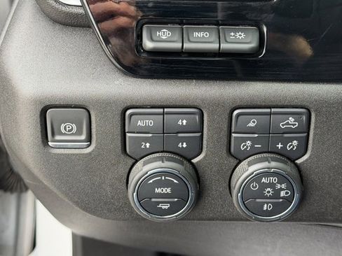 Used 2024 Chevrolet Silverado 3500 High Country w/ Technology Package image 34