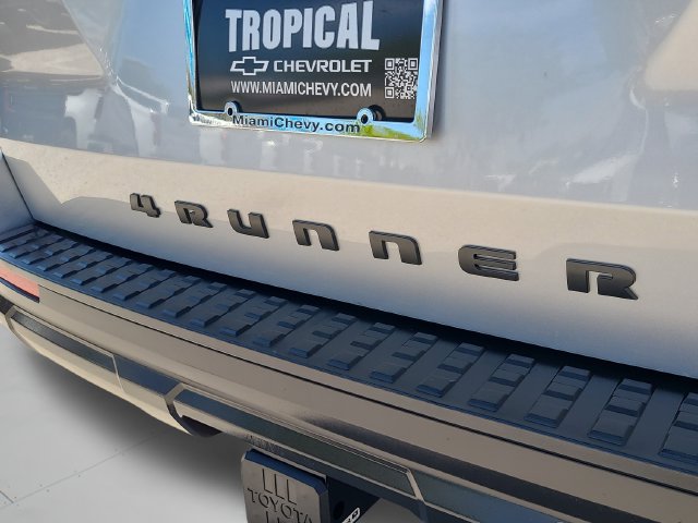 Used 2025 Toyota 4Runner SR5 AWD/4WD image 5