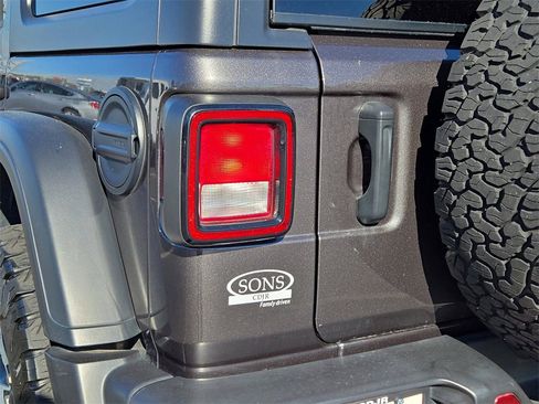 Certified 2021 Jeep Wrangler Unlimited Rubicon image 9