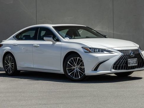 Used 2025 Lexus ES 300h w/ Premium Package FWD image 16