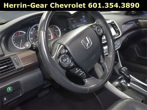 Used 2017 Honda Accord EX-L image 12