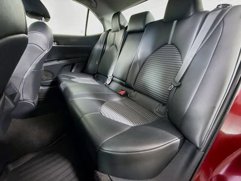 Used 2018 Toyota Camry SE FWD image 26