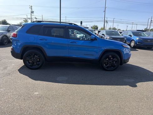 Used 2018 Jeep Cherokee Limited w/ High Altitude Package AWD/4WD image 6