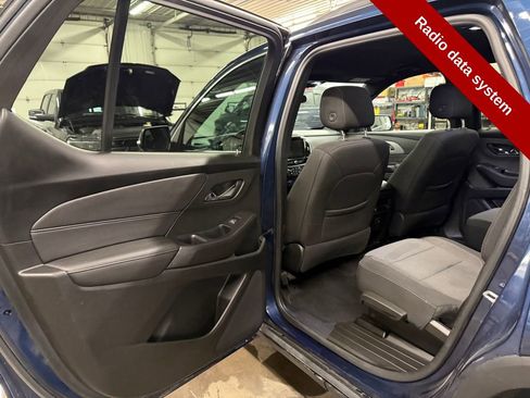 Used 2022 Chevrolet Traverse LT image 32