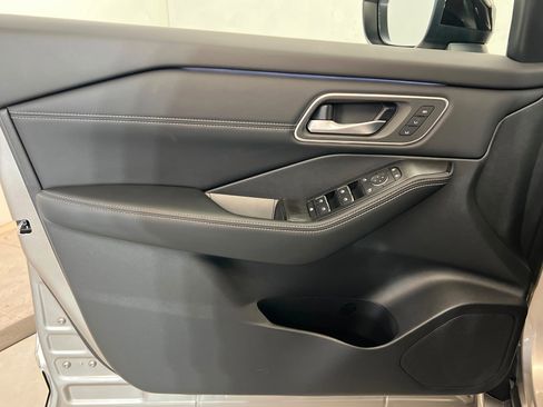 New 2026 Nissan Rogue Platinum image 14