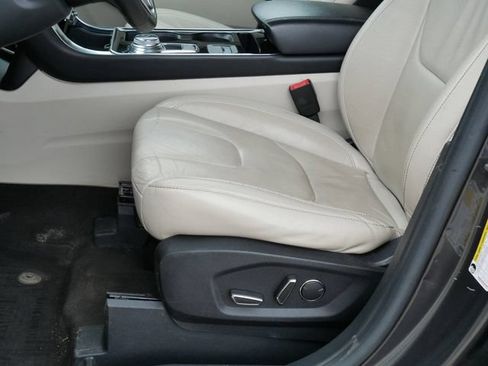 Used 2019 Ford Edge Titanium w/ Cold Weather Package AWD/4WD image 14