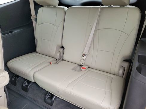 Used 2019 Buick Enclave Essence FWD image 27