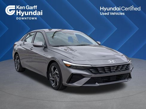 Certified 2025 Hyundai Elantra SEL FWD image 1