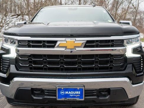 Used 2024 Chevrolet Silverado 1500 LT AWD/4WD image 3