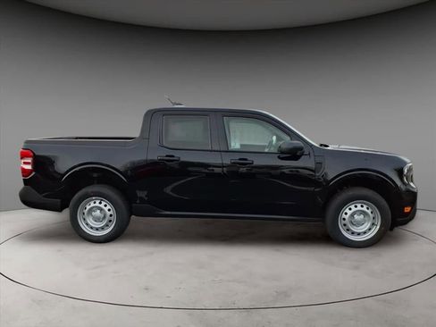 New 2026 Ford Maverick XL image 10
