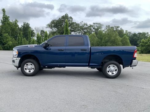 Used 2024 RAM 2500 Tradesman w/ Chrome Appearance Group AWD/4WD image 4