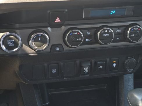 Certified 2023 Toyota Tacoma TRD Off-Road AWD/4WD image 21