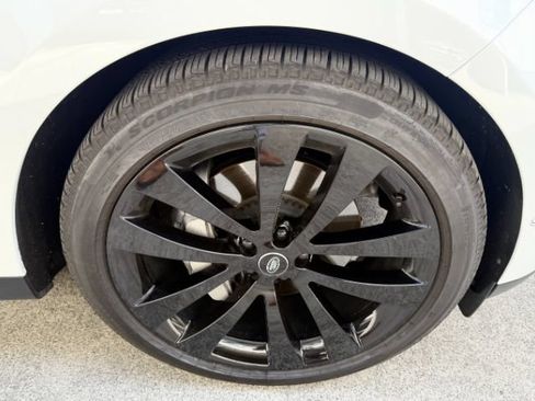 Used 2025 Land Rover Range Rover Sport SE AWD/4WD image 25