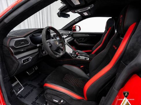 Used 2023 Lamborghini Urus Performante AWD/4WD image 31