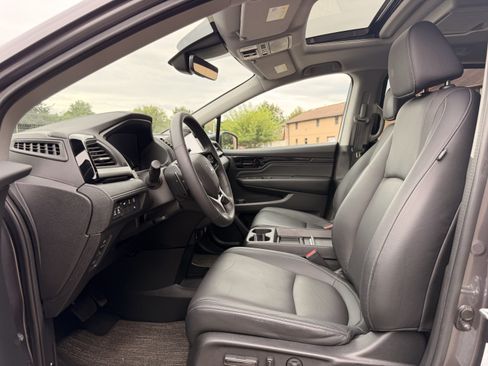 Used 2023 Honda Odyssey Touring image 14