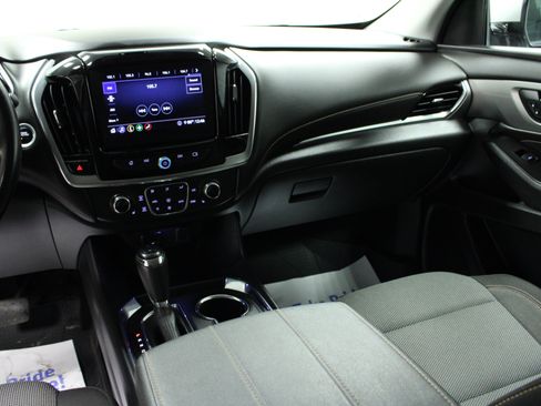 Used 2020 Chevrolet Traverse LT FWD image 20