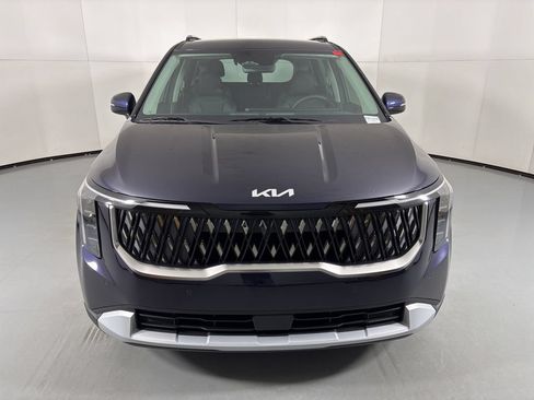 New 2026 Kia Carnival EX FWD image 3