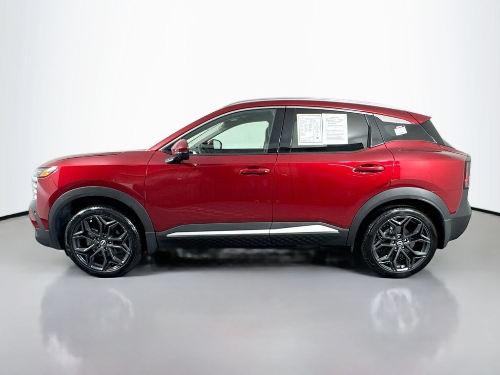 Used 2025 Nissan Kicks SR w/ Illumination Package AWD/4WD image 8