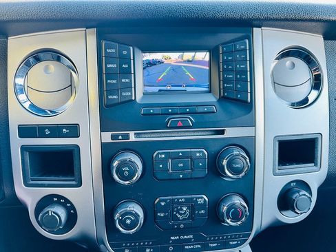 Used 2017 Ford Expedition EL XLT AWD/4WD image 23