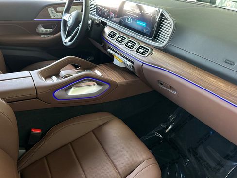 New 2026 Mercedes-Benz GLS 450 4MATIC image 10
