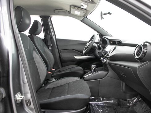 Used 2019 Nissan Kicks SV w/ Exterior Package FWD image 12