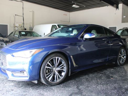 Used 2017 INFINITI Q60 3.0t w/ Premium Plus Package 3.0T image 6