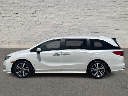Used 2023 Honda Odyssey Touring image 2
