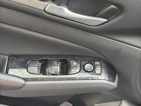 New 2025 Nissan Altima 2.5 SR image 17