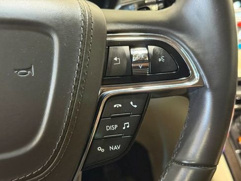 Used 2018 Lincoln Continental Select image 17