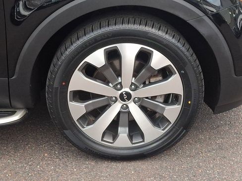 Certified 2022 Kia Telluride S image 8