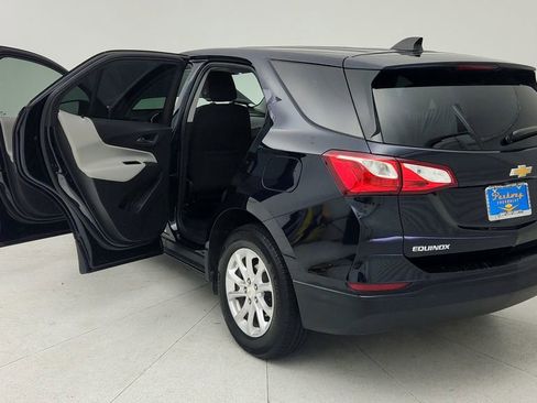 Used 2020 Chevrolet Equinox LS w/ LS Convenience Package FWD image 12