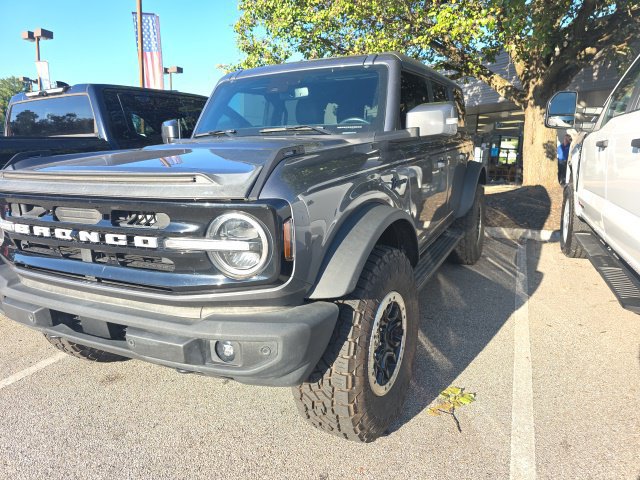 Used 2022 Ford Bronco Outer Banks w/ Sasquatch Package AWD/4WD image 1