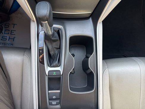 Used 2019 Honda Accord EX image 25