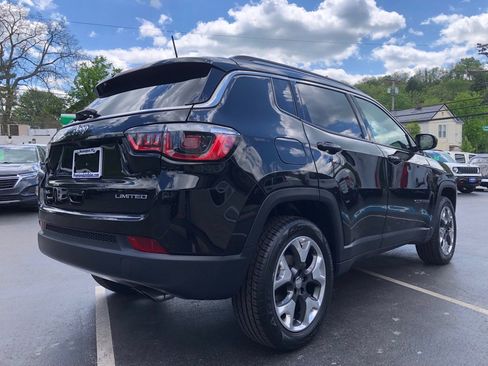 Used 2018 Jeep Compass Limited AWD/4WD image 5