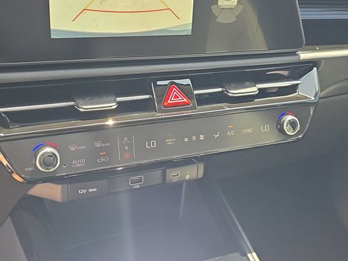 New 2026 Kia Niro EX FWD image 24
