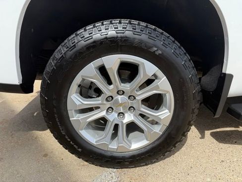 Used 2024 Chevrolet Silverado 1500 LTZ AWD/4WD image 11