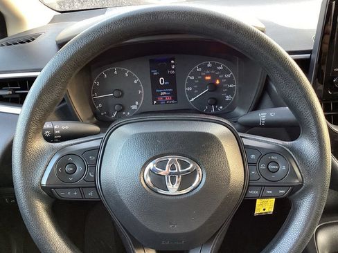 Used 2025 Toyota Corolla LE FWD image 21