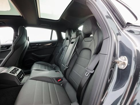 New 2026 Porsche Panamera RWD image 25