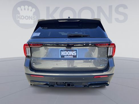 New 2026 Ford Explorer ST-Line w/ ST-Line Street Pack image 5